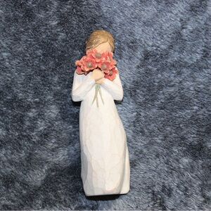 Surrounded by love Angel Willow Tree Figurine